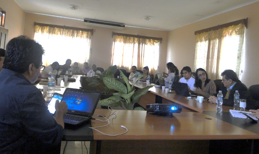 Participantes de la reunión realizada en las instalaciones de la Universidad Nacional de Agricultura, UNA.
