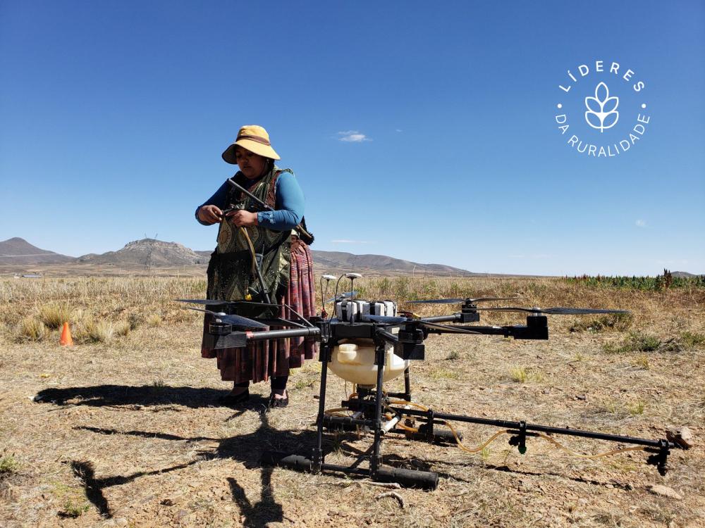 Su labor con las nuevas tecnologías motivó a Yessica a trabajar también por el empoderamiento de las mujeres rurales del Altiplano boliviano, donde muchas veces han encontrado obstáculos para desarrollarse y crecer.