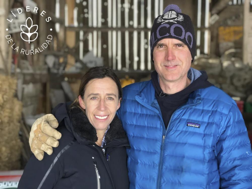 Gillian Flies es actualmente la presidenta de la asociación de Productores Orgánicos Canadienses, mientras que su esposo Brent Preston es el presidente de la Asociación de Agricultores Ecológicos de Ontario.