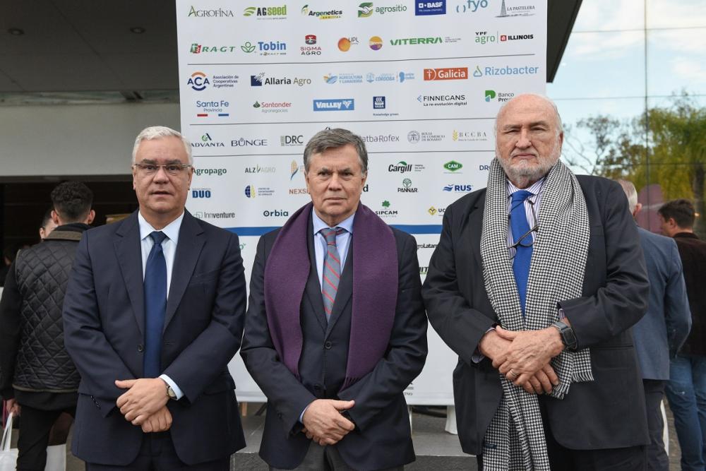 El Representante del IICA en Argentina, Fernando Camargo; el Director General del Instituto, Manuel Otero; y su asesor especial, Jorge Werthein.