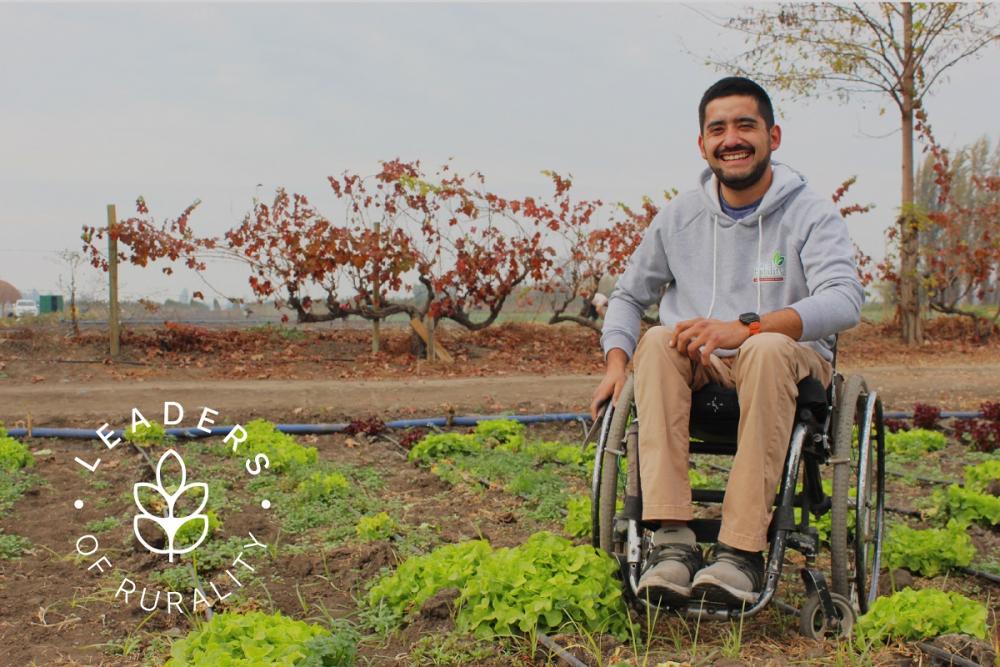 Alfredo Carrasco trazó un nuevo camino de vida a través de su proyecto inclusivo FarmHability, que promueve una agricultura sustentable e integradora, creando oportunidades de aprendizaje y produciendo alimentos sanos para su comunidad.