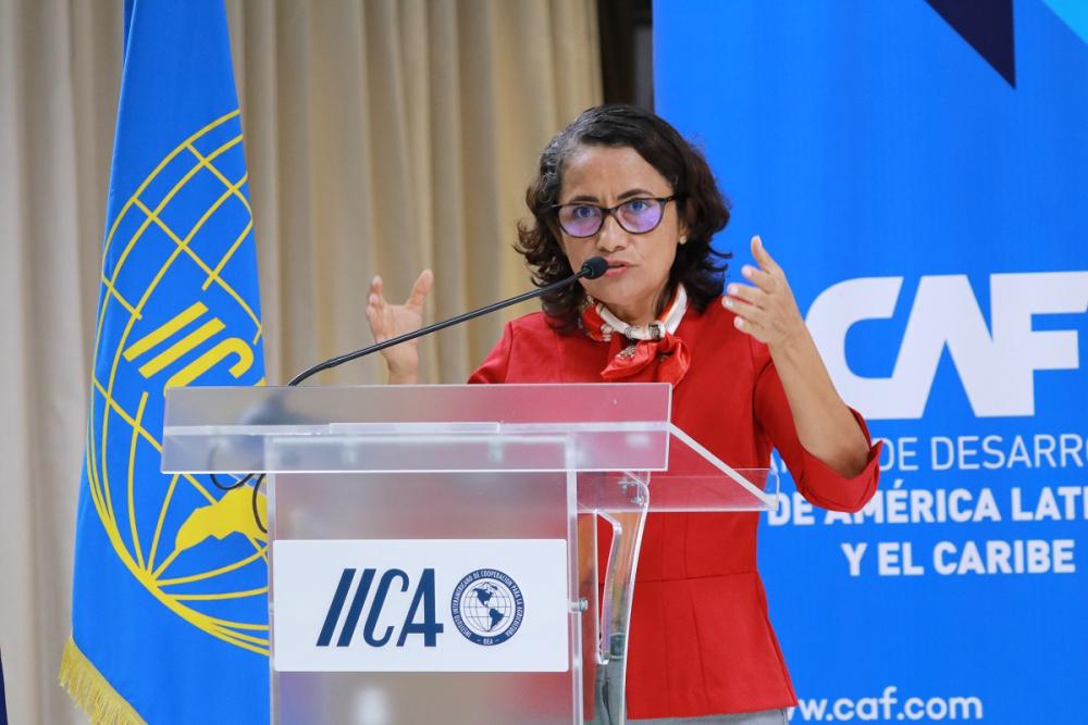 La ministra de Desarrollo Humano e Inclusión Social – Instituto Mixto de Ayuda Social de Costa Rica, Yorleni León Marchena, enfatizó que el cambio climático es uno de los temas que ha puesto a la humanidad sobre las cuerdas.