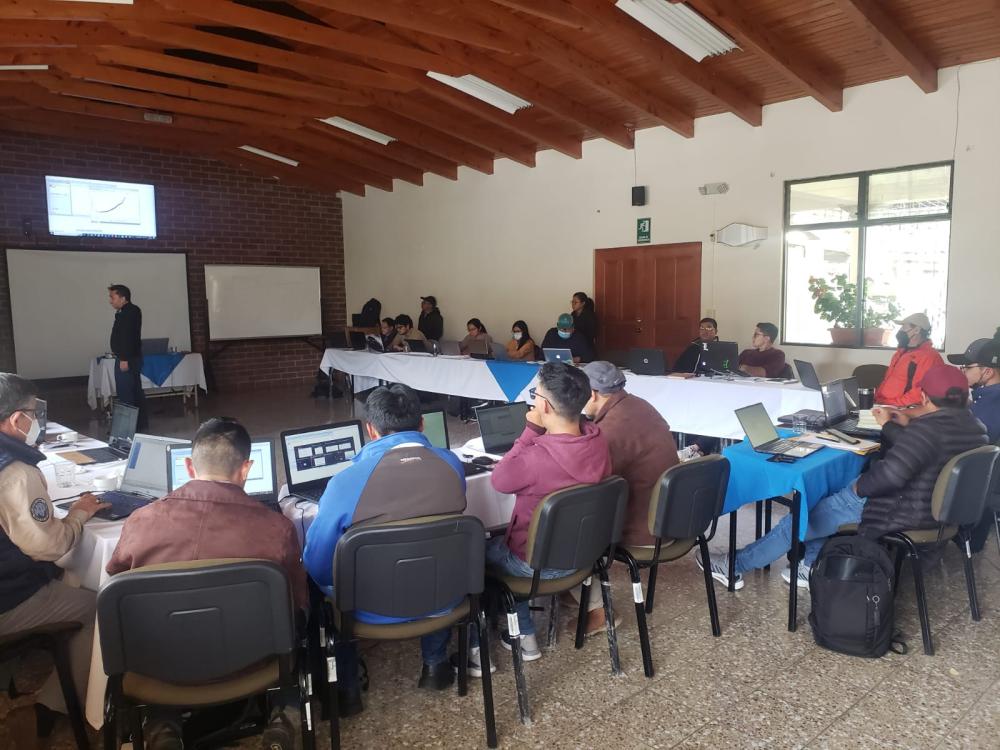 Investigadores y docentes del CUNOC, CUSAM y de EFA Sololá participaron en taller de capacitación para fortalecer sus capacidades.