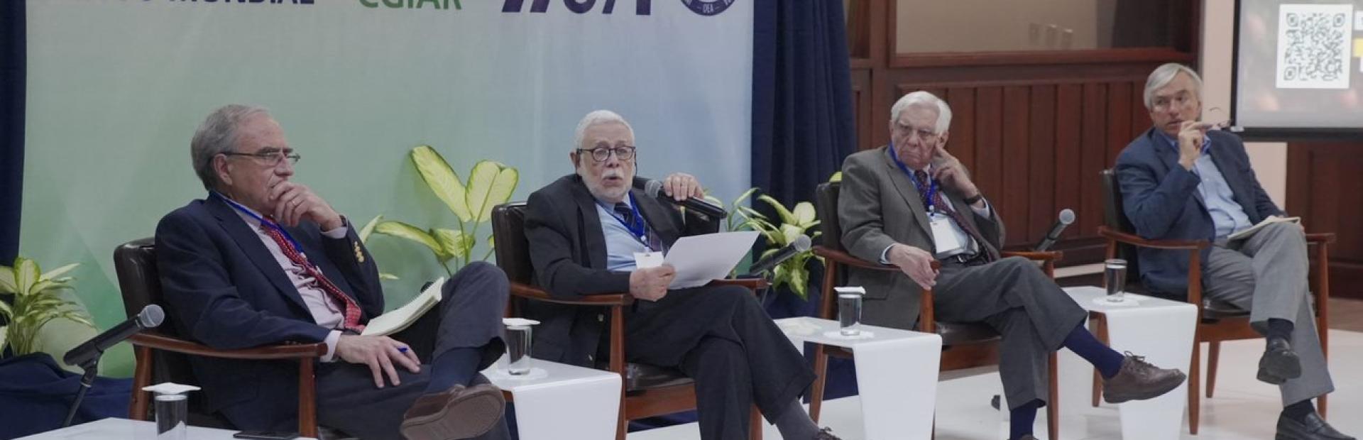 Organized by IICA, CGIAR and the World Bank, the meeting was held over the course of two days at IICA Headquarters, with the participation of more than 100 authorities and international experts. Eugenio Díaz Bonilla, Eduardo Trigo, Martín Piñeiro and Rubén Echeverría took part in the dialogue.