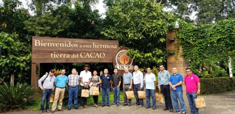 3_visita_sendero_del_cacao_rizek