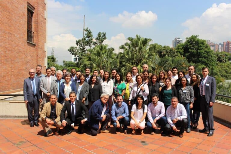 foto_oficial_i_encuentro_bioinsumos_medellin_2017