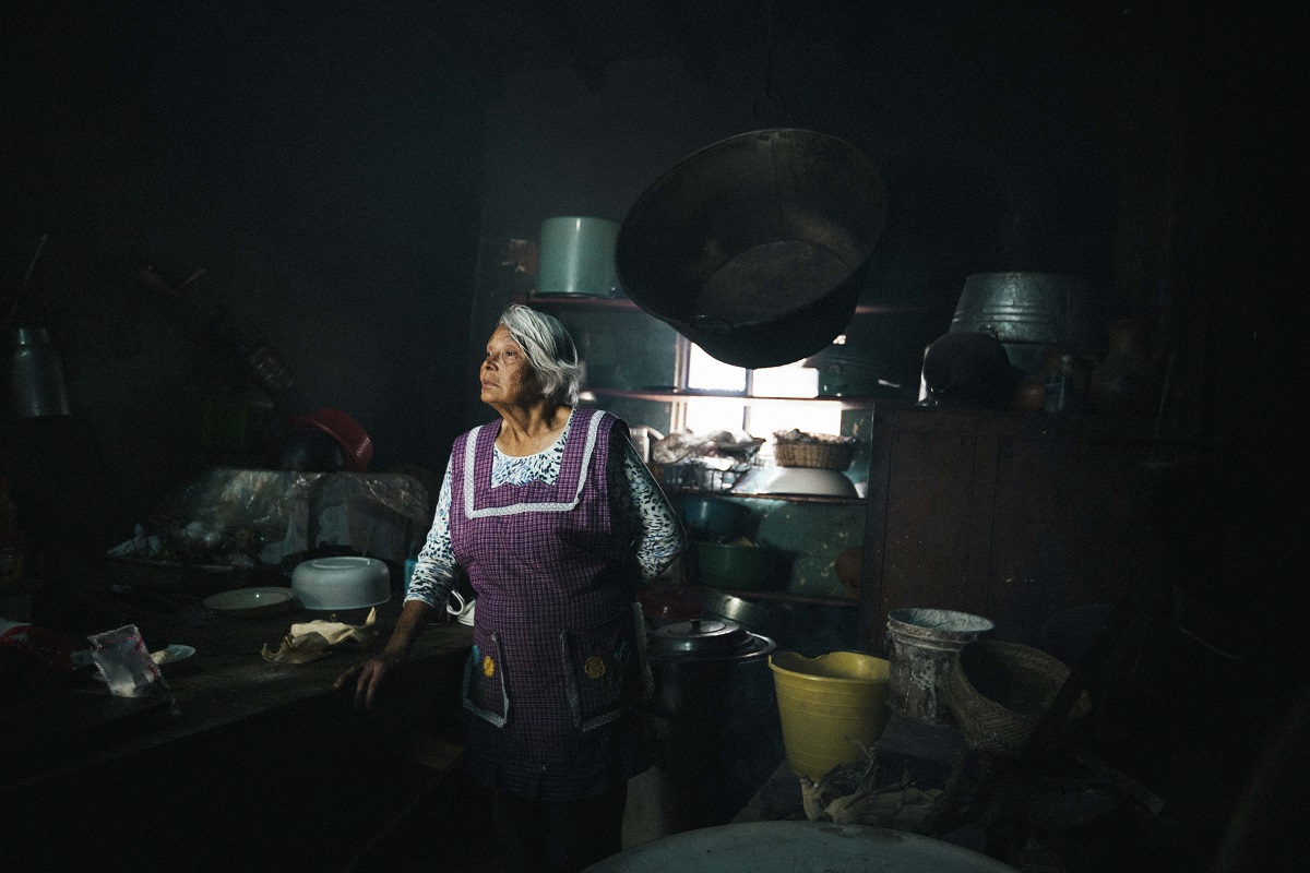 "Yo vi nacer a la mitad del pueblo. Fui partera", obra de la muestra de Amaury Barrera. Técnica: Fotografía digital sobre Papel Hahnemühle.