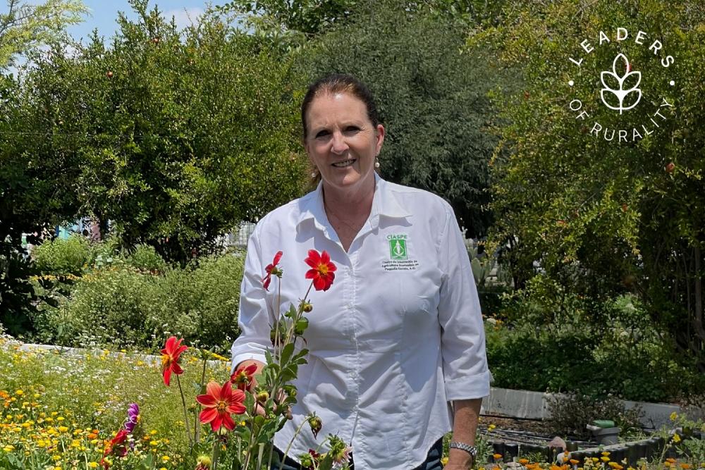 En 2011 Gabriela supo que quería dedicarse a capacitar a agricultores familiares para que produjeran alimentos saludables, nutritivos y abundantes para ellos y para sus comunidades.