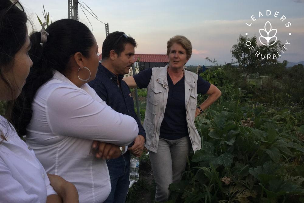 La organización que ella dirige enseña a poblaciones rurales nutrición y salud, más agroecología, y de esa manera desarrolla habilidades y potencial para generar un ingreso adicional.