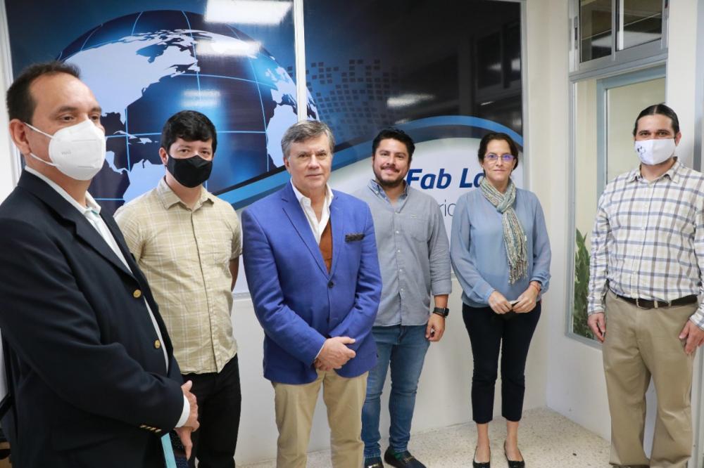 Tras una recorrida por las instalaciones del IICA en las que visitó el Centro de Interpretación del Mañana de la Agricultura (CIMAG), el Fab-Lab de innovación agropecuaria y la Casa Típica Rural, la viceministra salvadoreña puso el acento en la innovación y el relevo generacional en el agro.