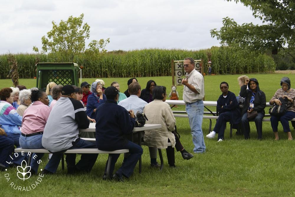 En la granja de la familia Councell también hay una instalación dedicada al agroturismo, donde los visitantes pueden desarrollar distintas actividades, en las que aprenden cómo se hacen los alimentos. Y unos 3.000 escolares visitan cada año el campo, para que la familia les cuente qué hacen y cómo lo hacen.