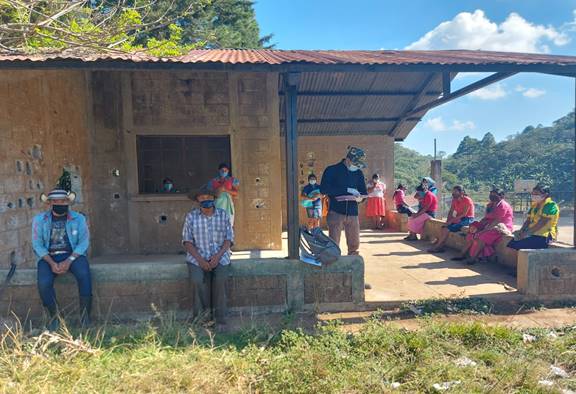  Capacitación yasistencia técnica directa con las familias productoras.