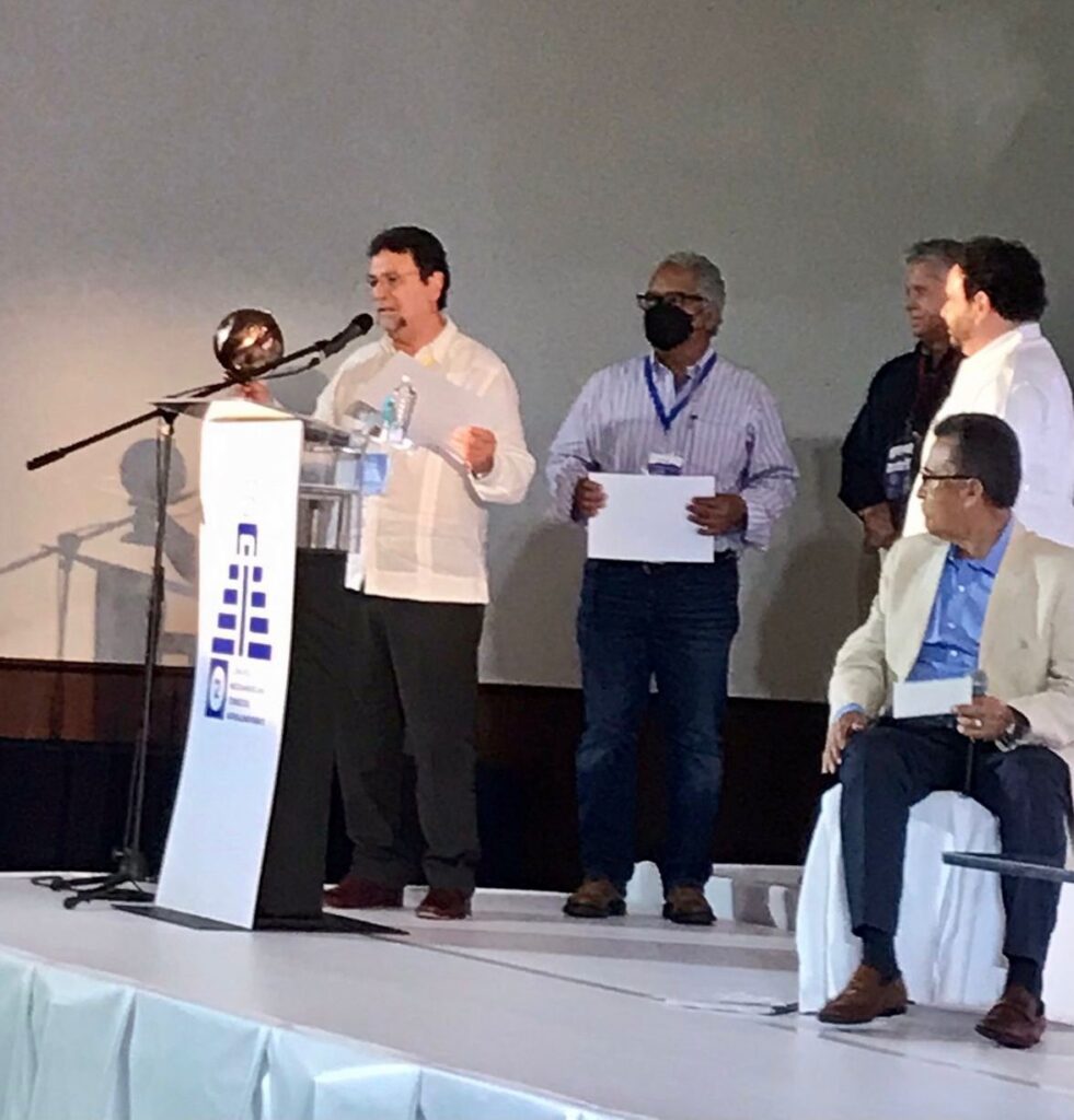 Intensa participación de funcionarios del IICA en los trabajos del II Congreso Mesoamericano de los Consejos Agroalimentarios de México, en donde el Instituto recibió un reconocimiento por sus sostenidos aportes al sector agroalimentario de las Américas.