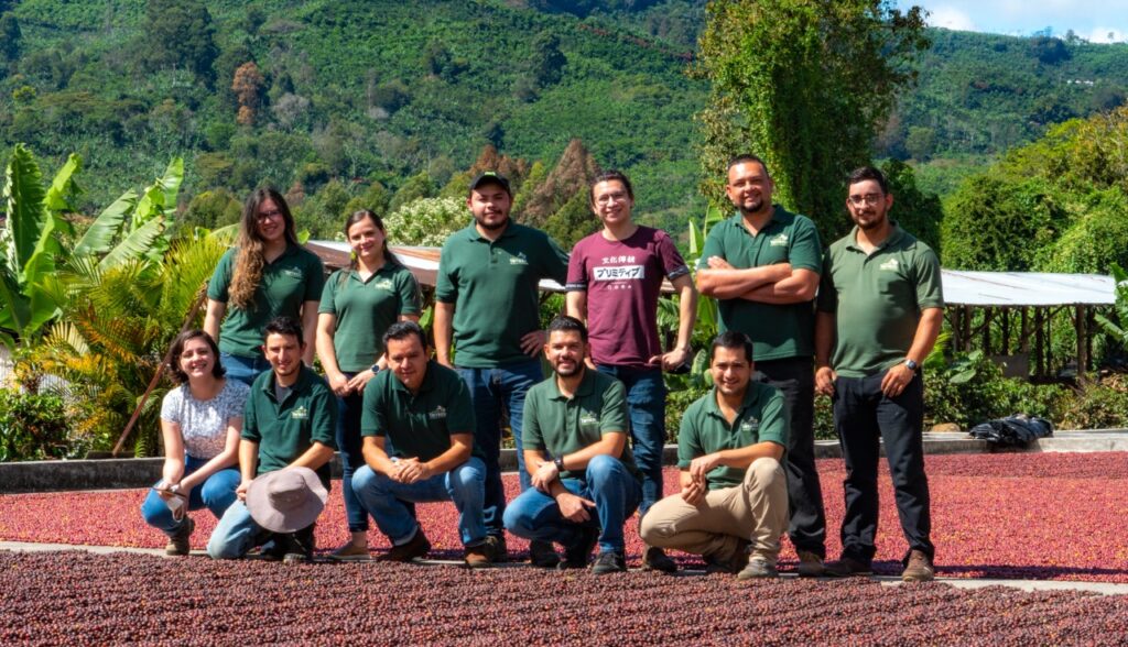 equipo investigación y desarrollo Coopetarrazú