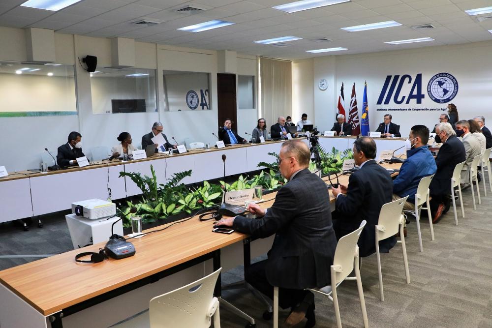 Una delegación de este centro académico estadounidense encabezada por su Canciller, Dan Arvizu, visitó la Sede Central del IICA en Costa Rica, donde se reunió con autoridades del Instituto lideradas por su Director General, Manuel Otero, para explorar áreas comunes de trabajo, coincidiendo en acciones vinculadas en materia de suelos, agua, energías renovables y agricultura digita