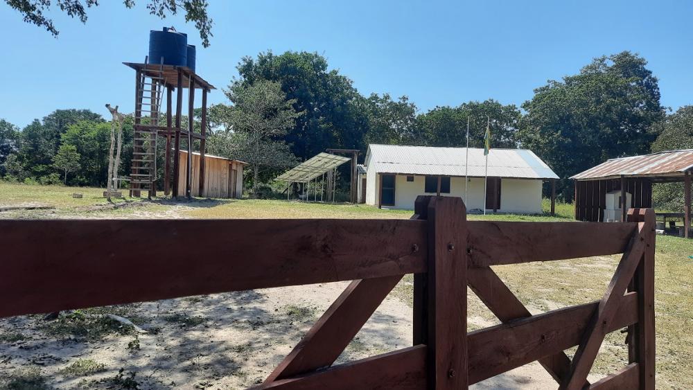 Unidad Educativa Agua Negra se beneficia con agua a través de la bomba.