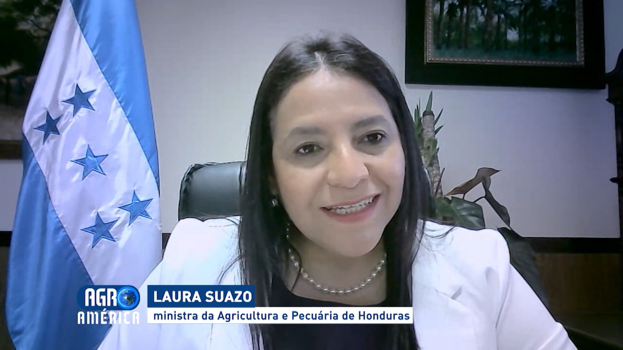 La Secretaria de Agricultura y Ganadería de Honduras, Laura Suazo, aseguró que la prioridad de su gestión es ayudar a los campesinos a mejorar sus rendimientos agrícolas, combatir la pobreza de los suelos y lograr un comercio justo, de manera que se accedan a una vida digna y no abandonen en el campo.