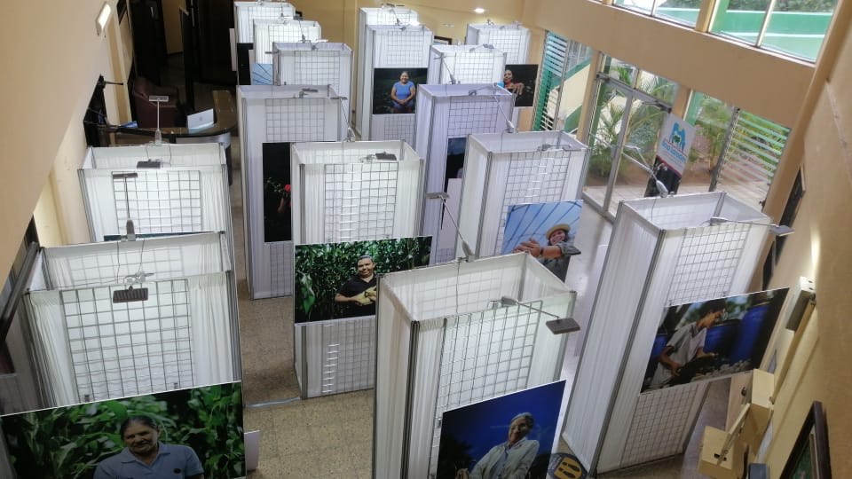 Exposición fotográfica unicada en la SAG. 