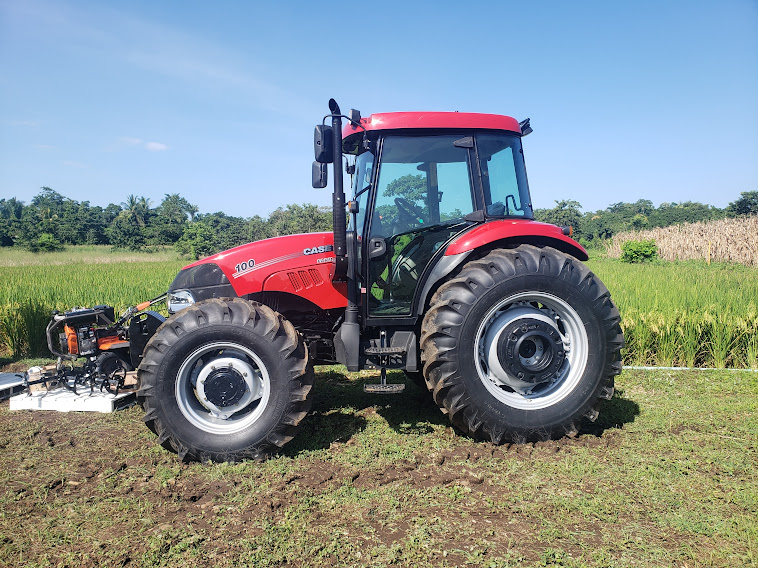 Tractor agrícola entregado a ICTA CEPSUR