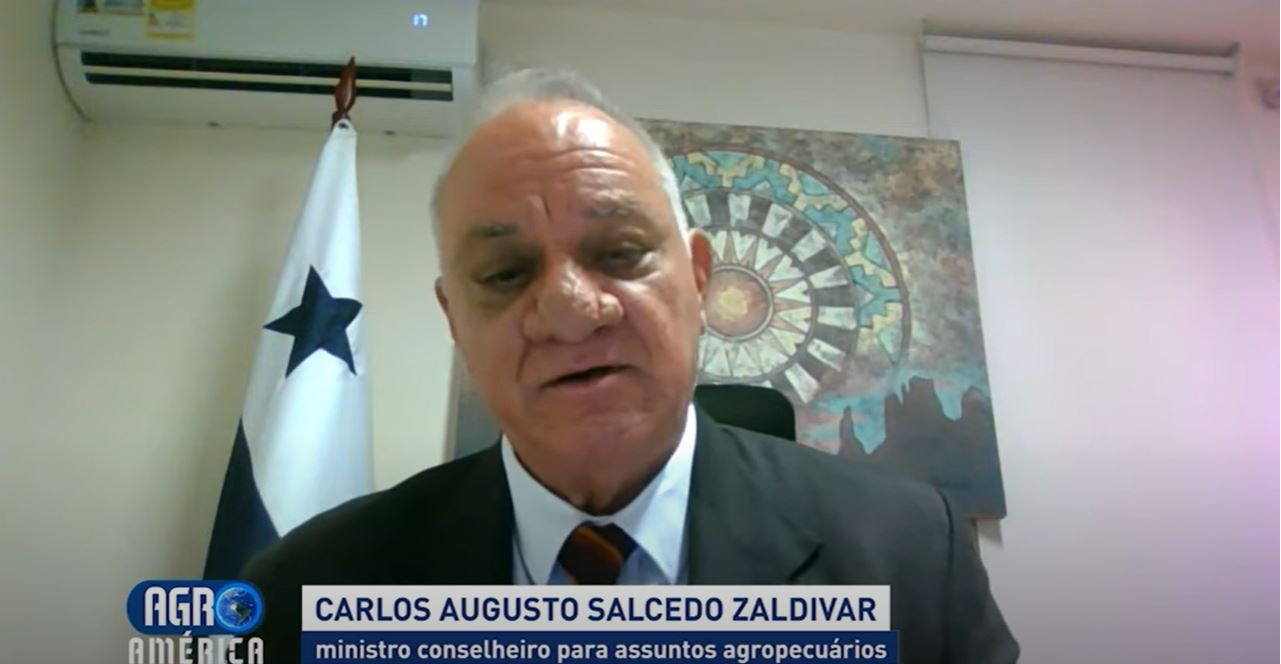 El Ministro Consejero de Asuntos Agropecuarios de la Presidencia de Panamá, Carlos Augusto Salcedo, explicó que la ley, de 91 artículos, crea las condiciones para la transformación tecnológica del agro y tiene como ejes a la productividad, la competitividad, la soberanía alimentaria y la seguridad jurídica.