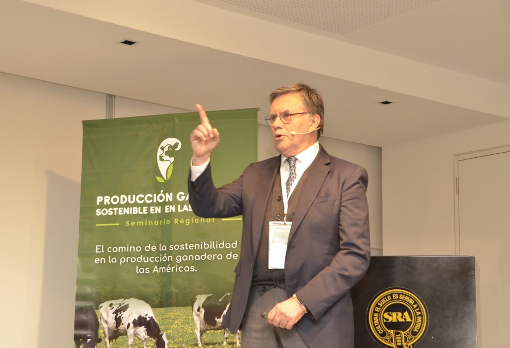 IICA Director General Manuel Otero participated in the regional seminar “The Road to Sustainability in Livestock Farming in the Americas”, held in Buenos Aires, Argentina.