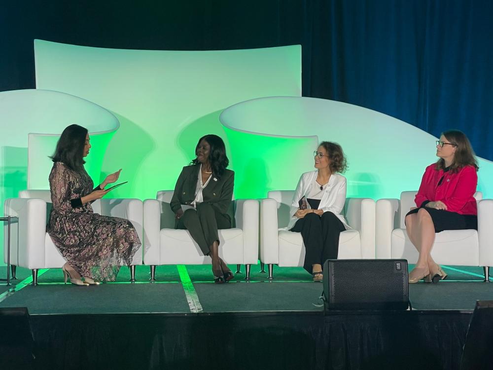  panel “Innovación para un Impacto Inclusivo: Poniendo a las mujeres en el corazón de nuestras inversiones en los sistemas alimentario