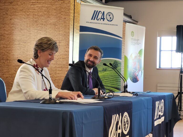 Marie-Claude Bibeau, Canadian Minister of Agriculture and Agri-food and Álvaro Lario, President of the International Fund for Agricultural Development (IFAD), at the workshop.