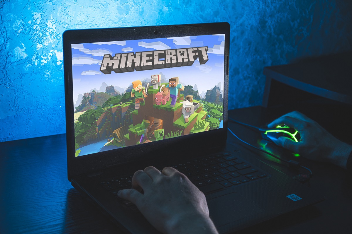 En el reto tecnológico, los estudiantes deberán desarrollar una solución en el mundo de Minecraft que responda al desafío global actual de cómo aumentar la producción agrícola con un uso más eficiente de los recursos naturales, en un contexto de crecimiento de la población mundial, reducción de espacios para cultivos y cambio climático.