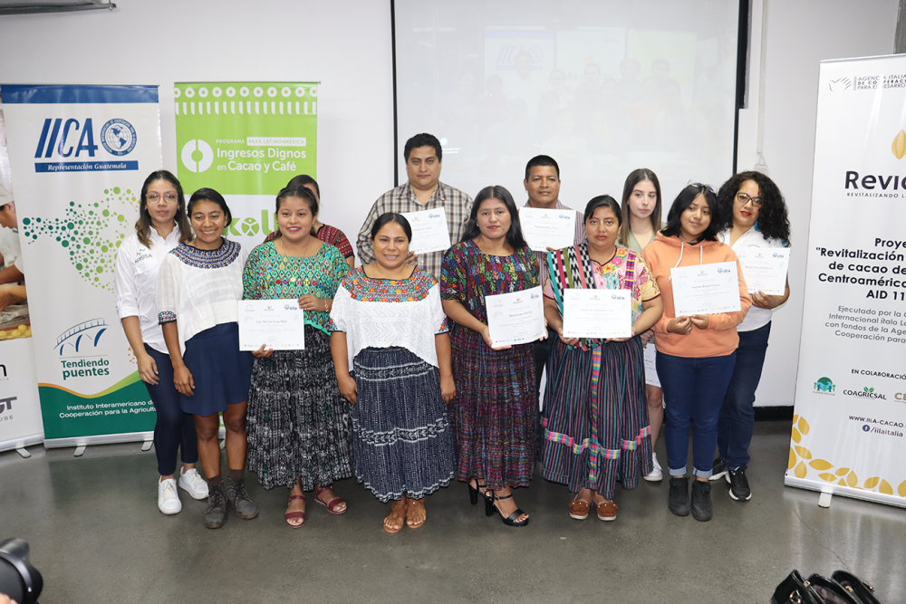 Integrantes del taller "Chocolatería básica".