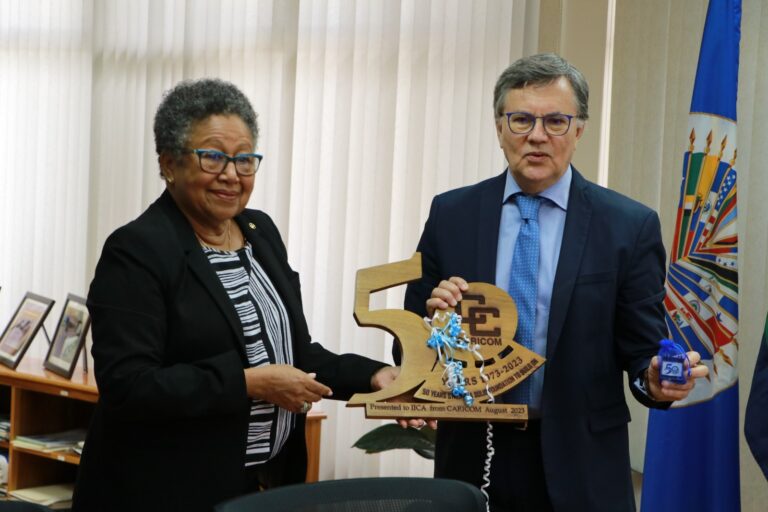 The agreement proposes joint advances in the areas of policymaking for agricultural and rural development, production systems, promotion of value chains, resilience of the agricultural sector and improvement of land use in the Caribbean countries.