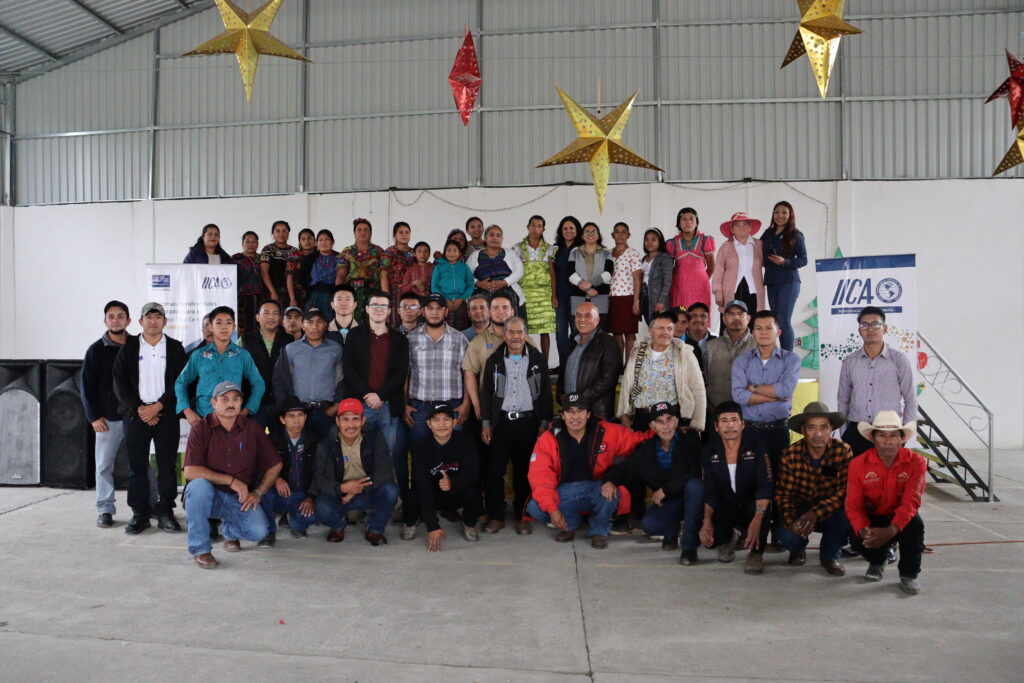 Representantes de organizaciones y productores beneficiarios del Proyecto AGRO-INNOVA