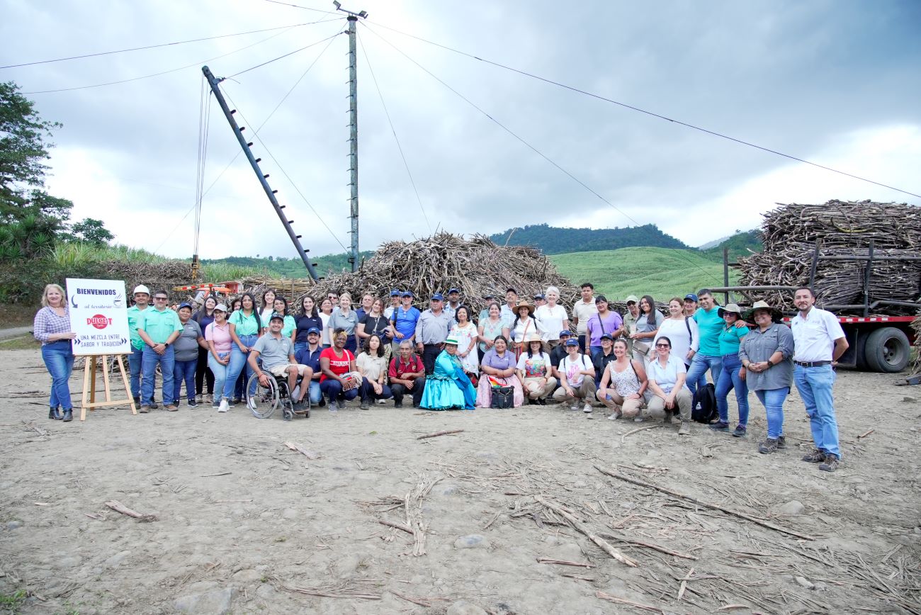 Antes de la jornada inicial de debates, realizaron una gira técnica a Turrialba, zona productiva de Costa Rica, donde conocieron experiencias como la de Assukkar, una agroindustria que produce caña orgánica bajo pilares de innovación, sostenibilidad y competitividad, así como sus procesos de producción de dulce granulado y panela con un enfoque social y ambiental.