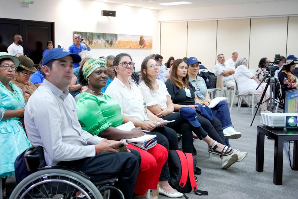 los y las líderes propusieron trabajar en acciones asociadas al reconocimiento, rescate y preservación de la biodiversidad, la equidad de género, la atracción de jóvenes a la actividad agrícola mediante el uso y aprovechamiento de la tecnología, capacitaciones, la preservación de conocimientos ancestrales en la actividad agropecuaria en la ruralidad, la inclusión en emprendimientos de personas con discapacidades y adultos mayores, y el aprovechamiento de biomateriales, entre otras.