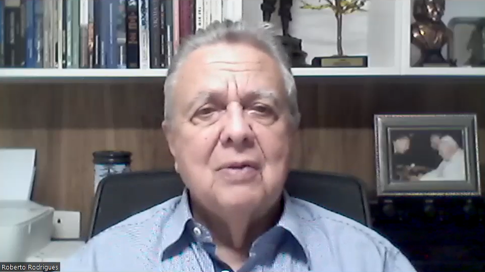 El ex ministro de Agricultura de Brasil, Roberto Rodrigues, uno de los referentes mundiales del movimiento cooperativo, profundizó sobre los desafíos para el asociativismo y el cooperativismo con más de 40 líderes rurales de 21 países de todas las regiones del continente americano, en un encuentro organizado por el IICA.