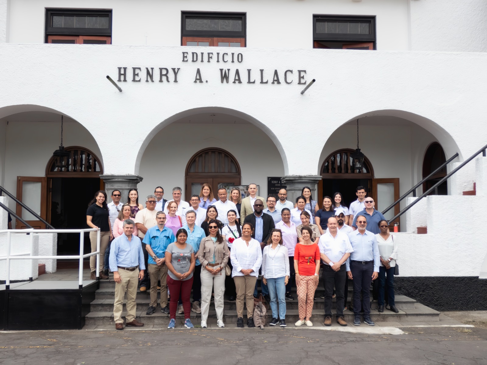 En el encuentro participaron los embajadores de Guatemala, Chile, Panamá, República Dominicana, Canadá, España y representantes del cuerpo diplomático  de Bolivia, Colombia, Honduras, México, Nicaragua, Paraguay y  la Unión Europea.