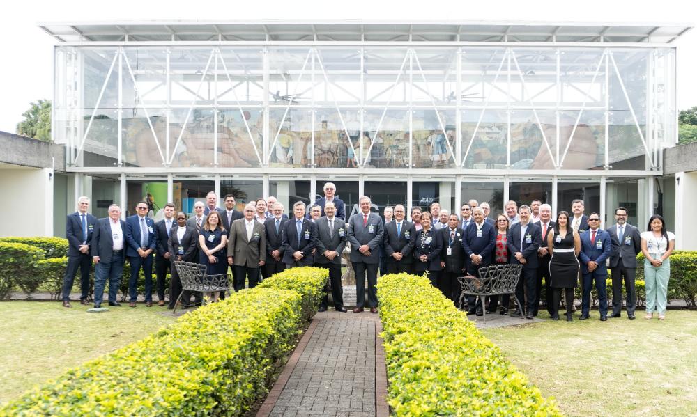 El evento reunió a más de 40 participantes, incluidos autoridades, expertos internacionales y líderes gremiales de 20 organizaciones del sector agropecuario y agroindustrial de 14 países de la región.