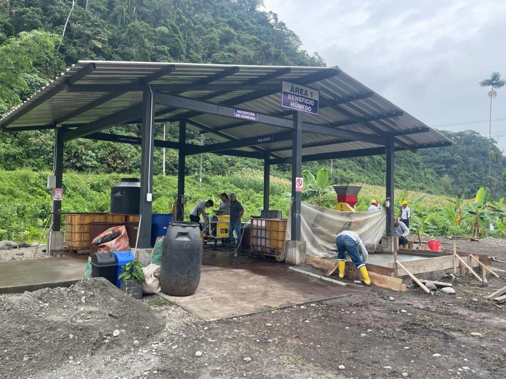 Area de Recepción de cosecha implementada con el apoyo de IICA e Hidroalto para la mejora de la calidad del café en Sucumbíos - Ecuador.