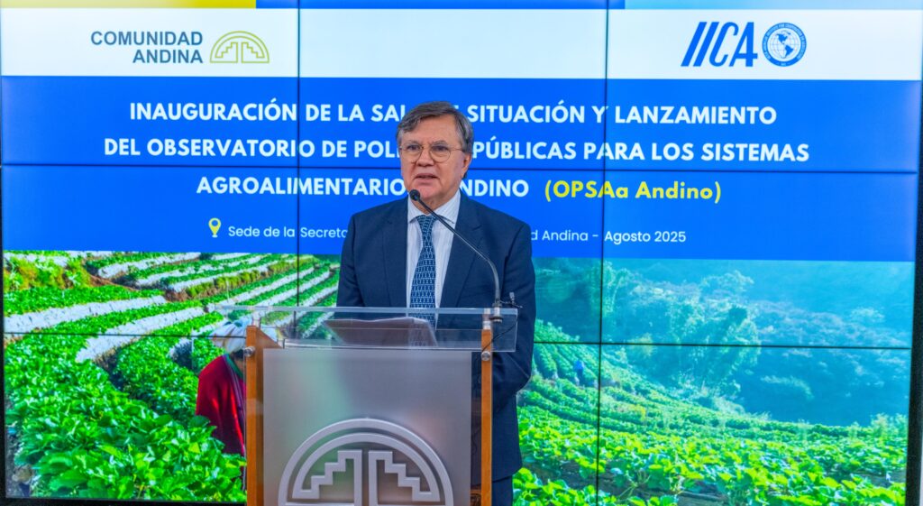 Discurso oficial durante la inauguración del OPSAa Andino en la sede de la Comunidad Andina. Evento institucional que marca el lanzamiento del Observatorio de Políticas Públicas para los Sistemas Agroalimentarios, con participación del IICA y enfoque en agricultura sostenible regional.