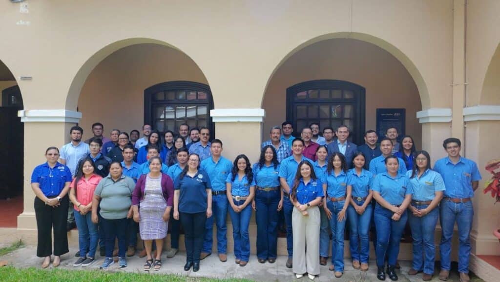 Durante el llamado Diálogo Regional sobre Innovaciones para la Adaptación Climática de pequeños productores del Corredor Seco Centroamericano, los participantes discutieron temas clave como ganadería resiliente, agroforestería, innovación productiva y medidas de adaptación frente a sequías, inundaciones y otros eventos climáticos.