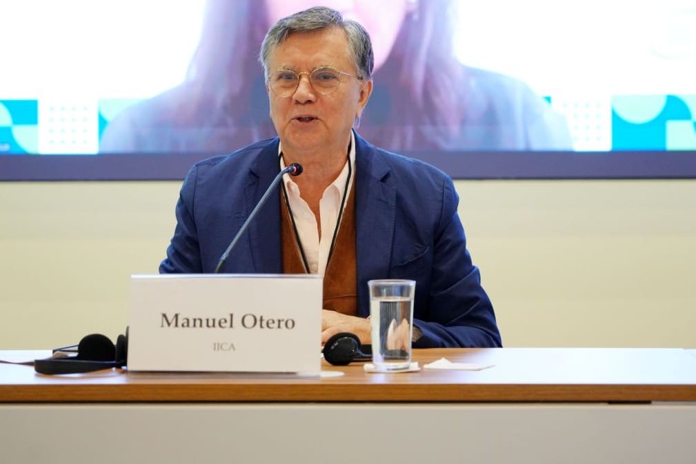 El Director General del IICA, Manuel Otero, destacó que la decisión del Banco Mundial de duplicar sus inversiones en el sector agropecuario refuerza la importancia de los pequeños agricultores y reconoce el papel de América Latina y el Caribe en la seguridad alimentaria global.